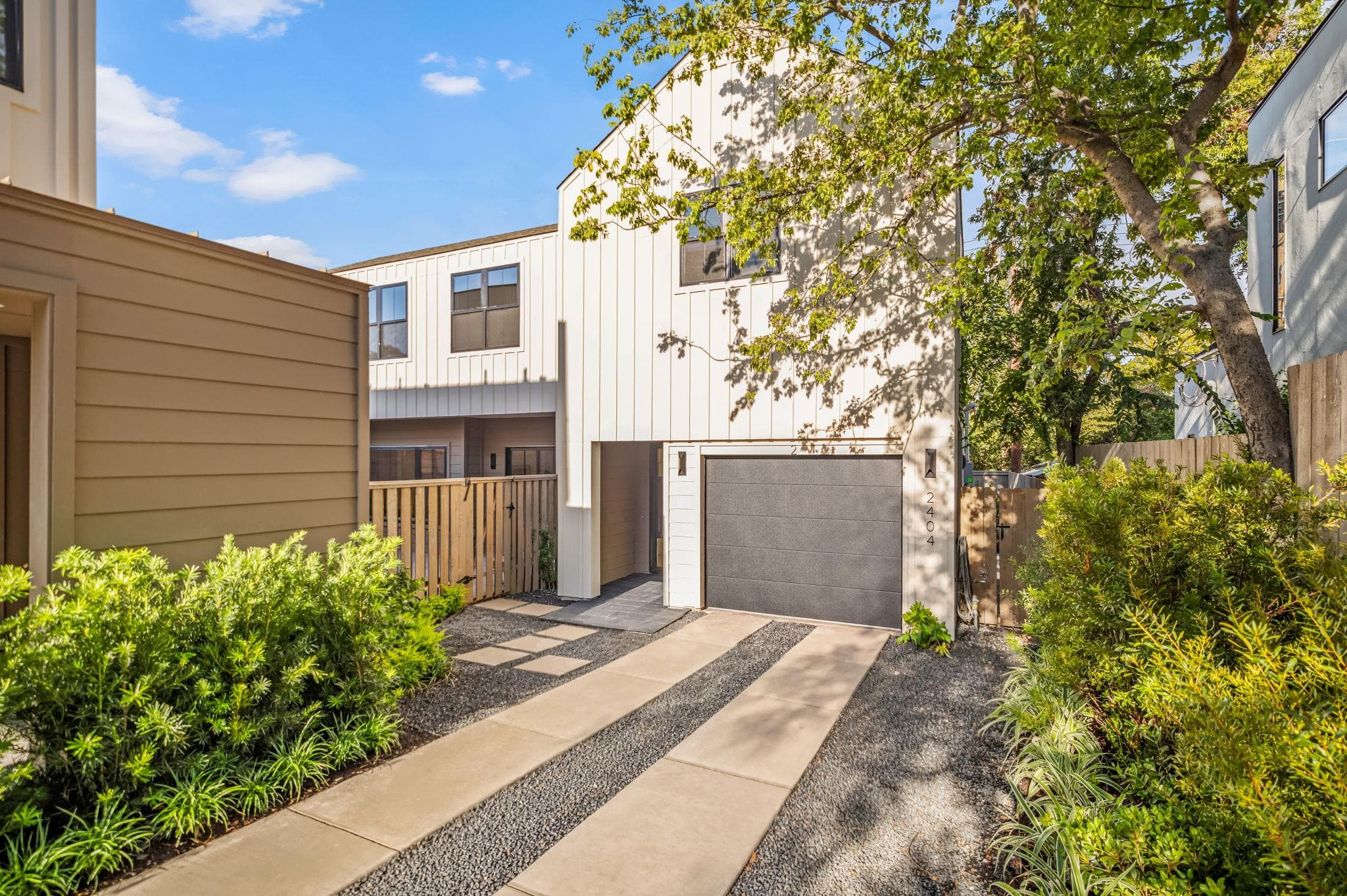 2404  Euclid Ave  #2