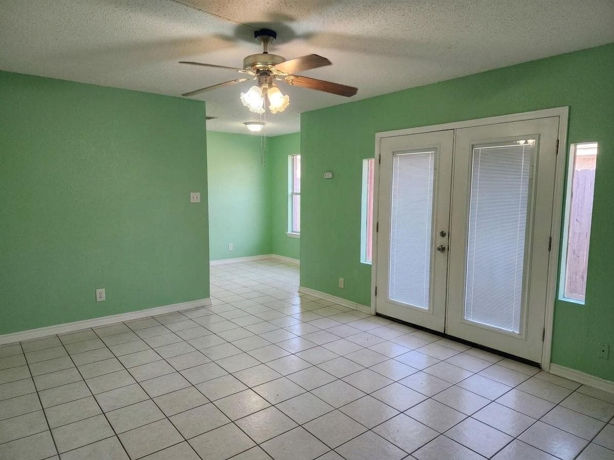 2600  Penny Ln  #116