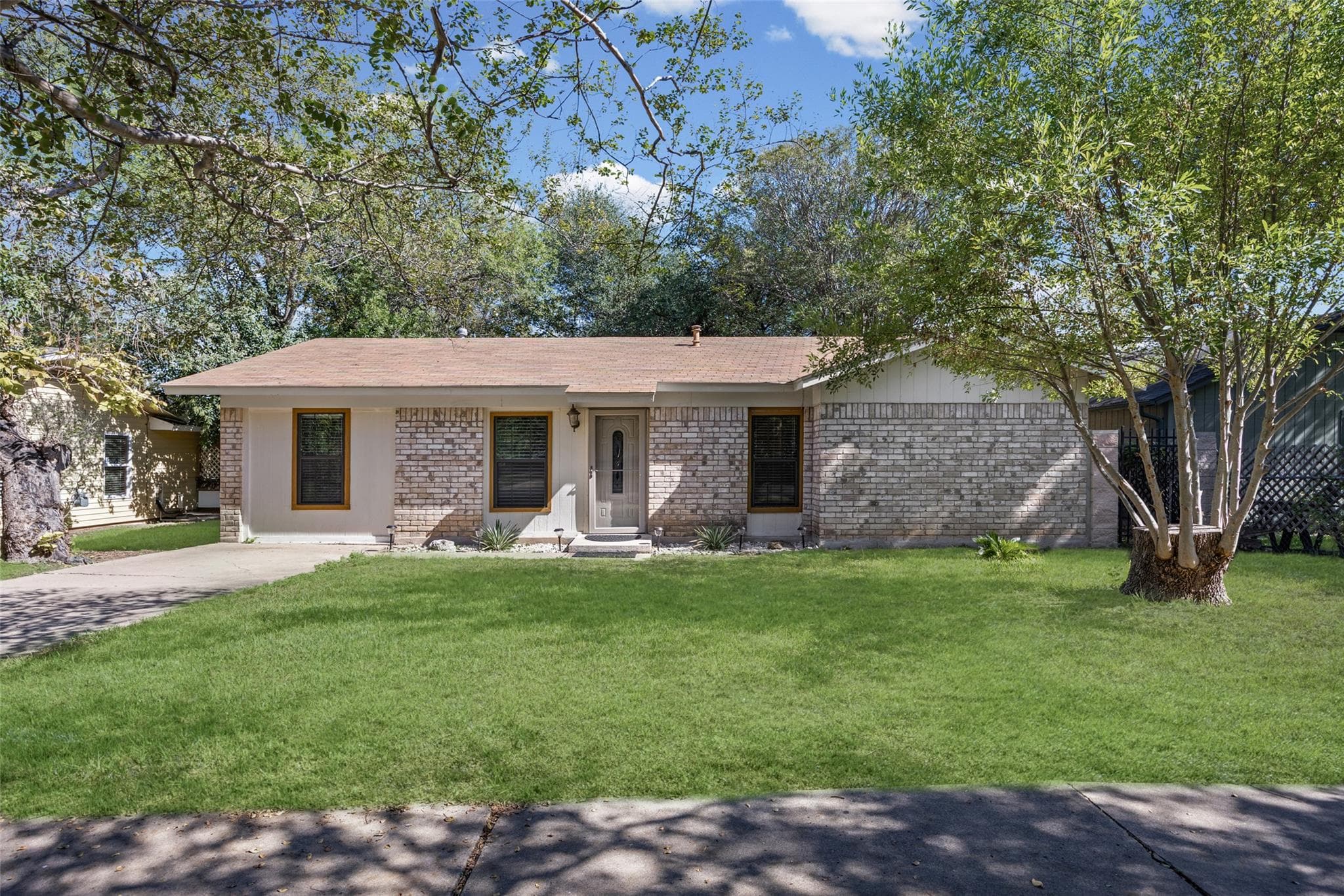 1102  Sahara Ave
