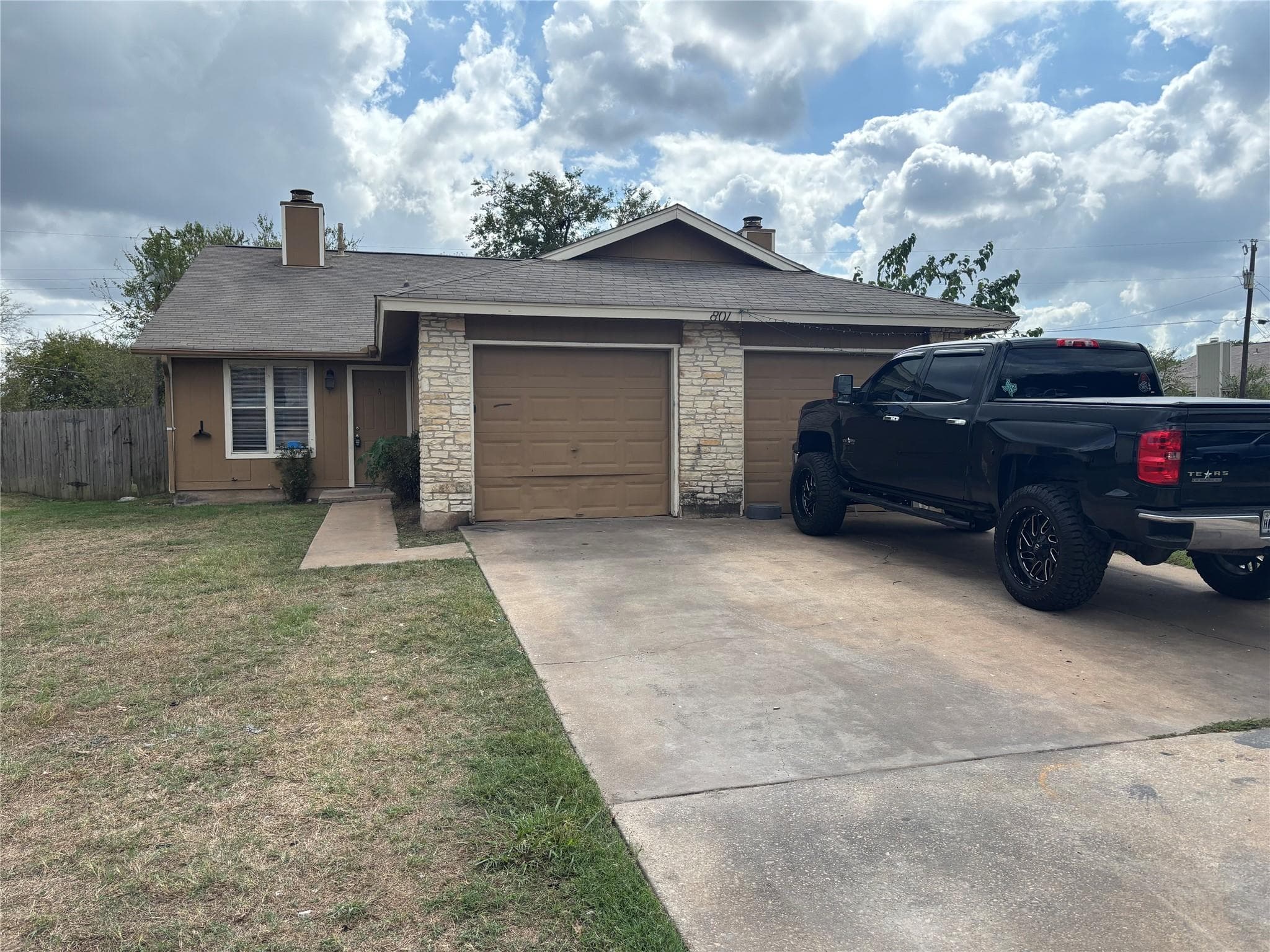 801  Country Aire Dr
