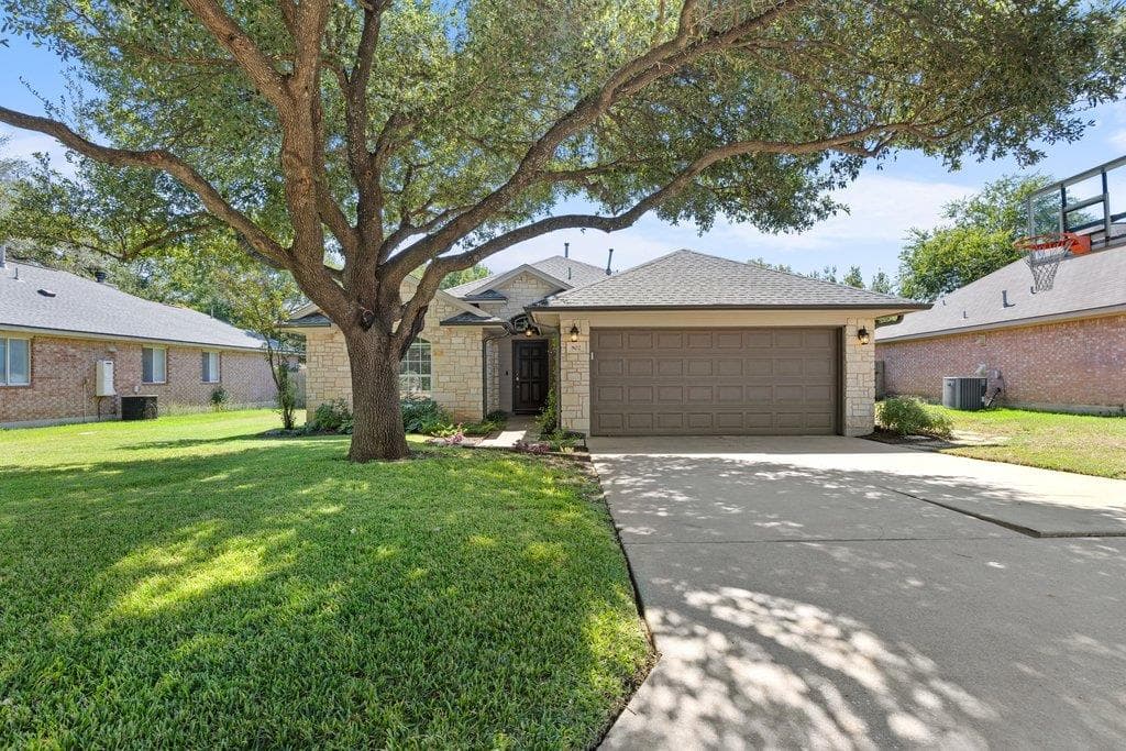 802  Mountain Ridge Dr