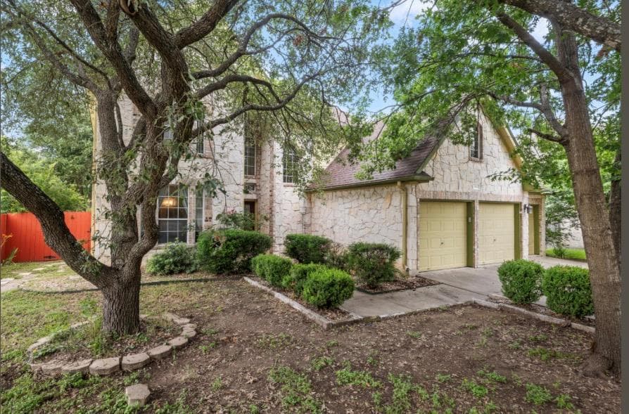 310 N Carriage Hills Dr