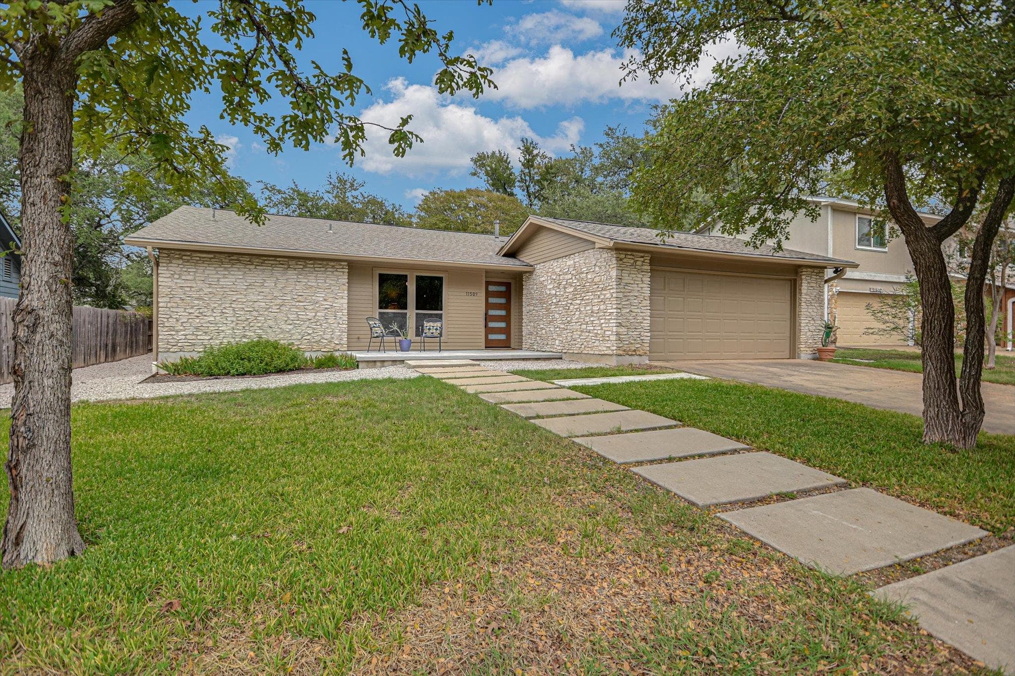 11509  Heathrow Dr