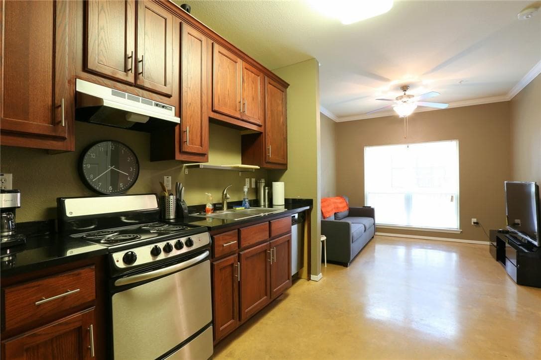 910 W 25th St  #502
