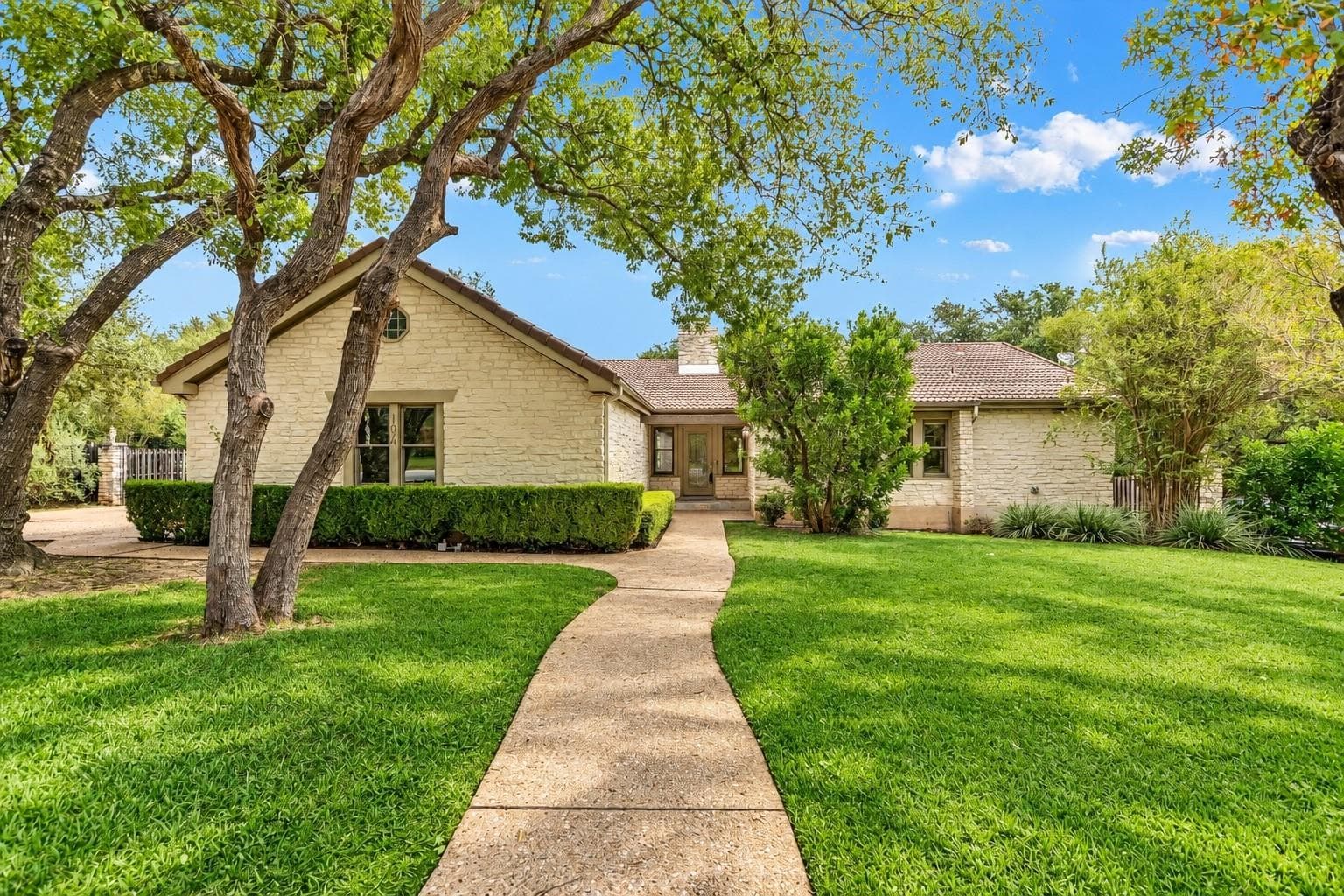 104  Indian Bend Dr