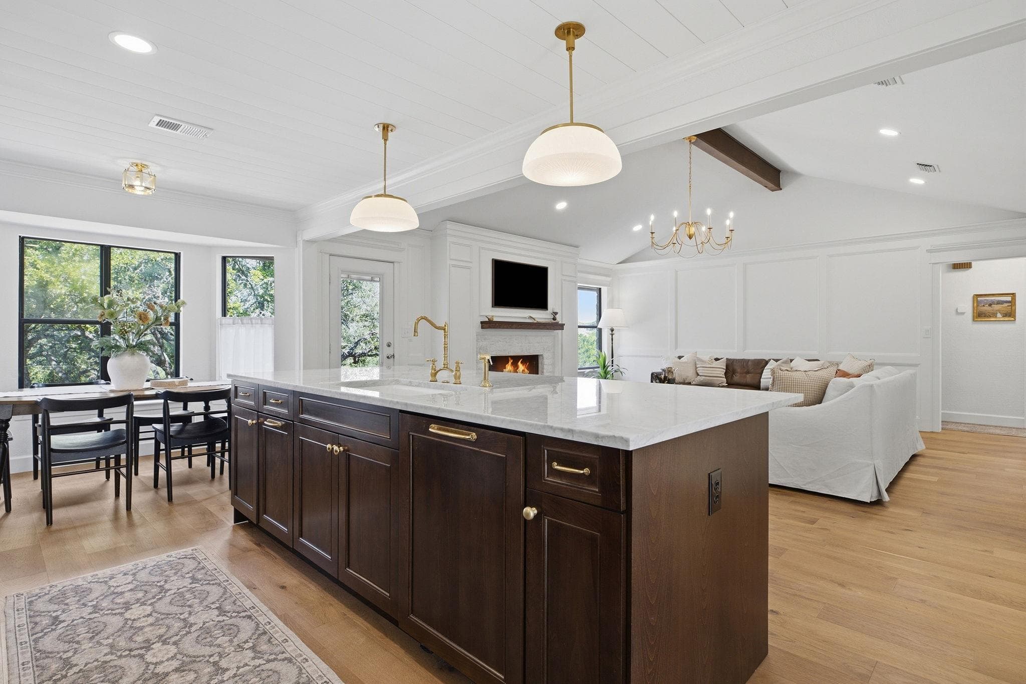 110  Skyview Ln
