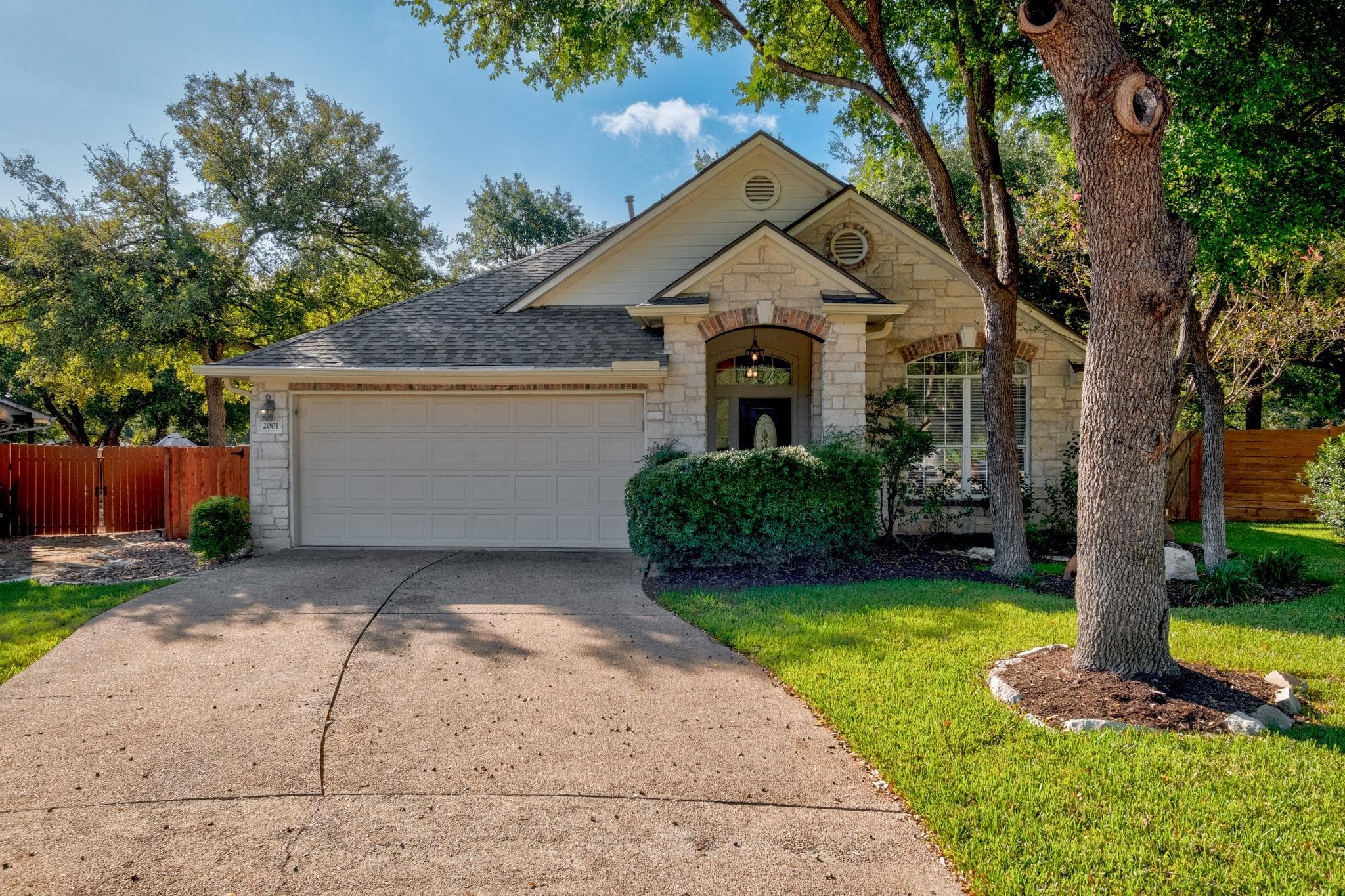2001  Kimbrook Dr