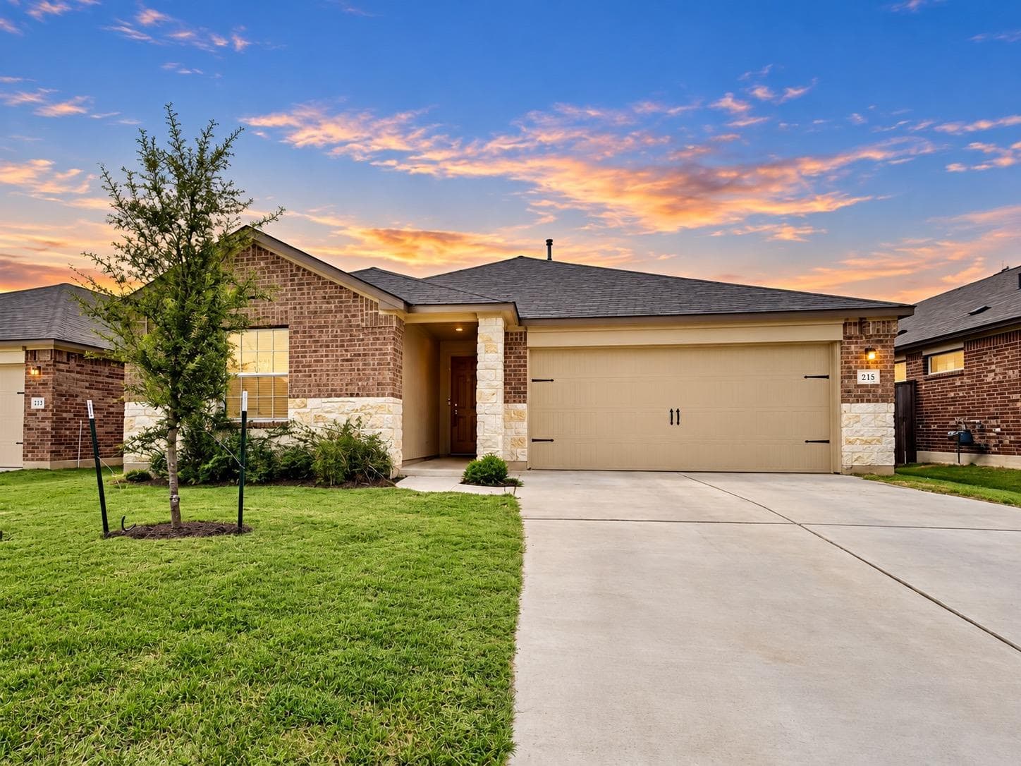 215  Magione Cir