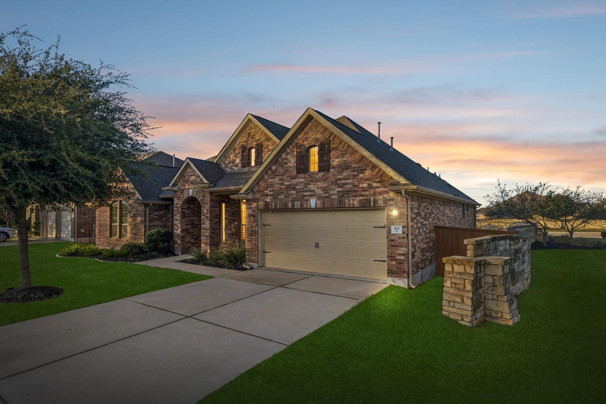 165  Lady Bird Ln