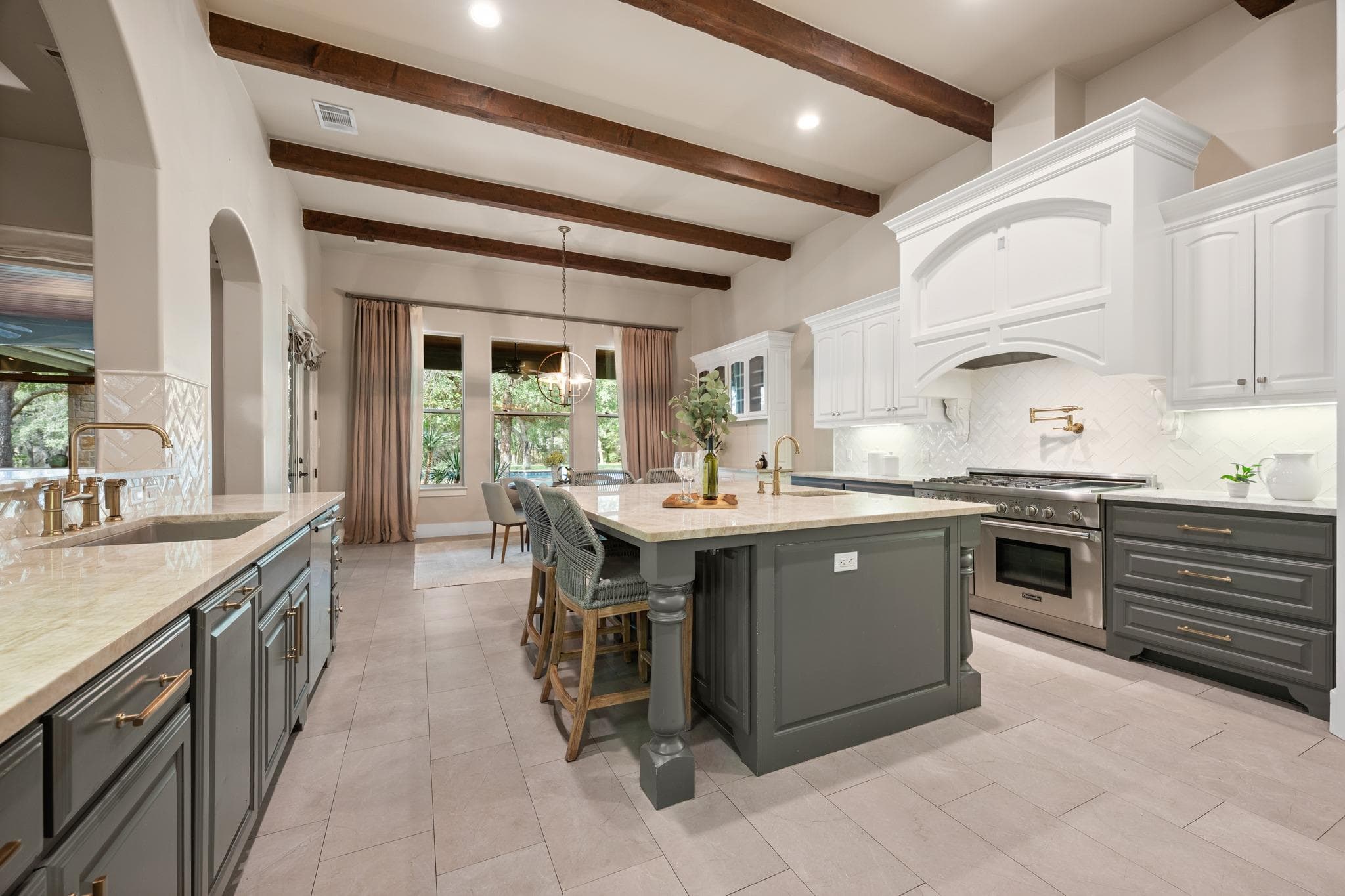 499  Arbors Cir