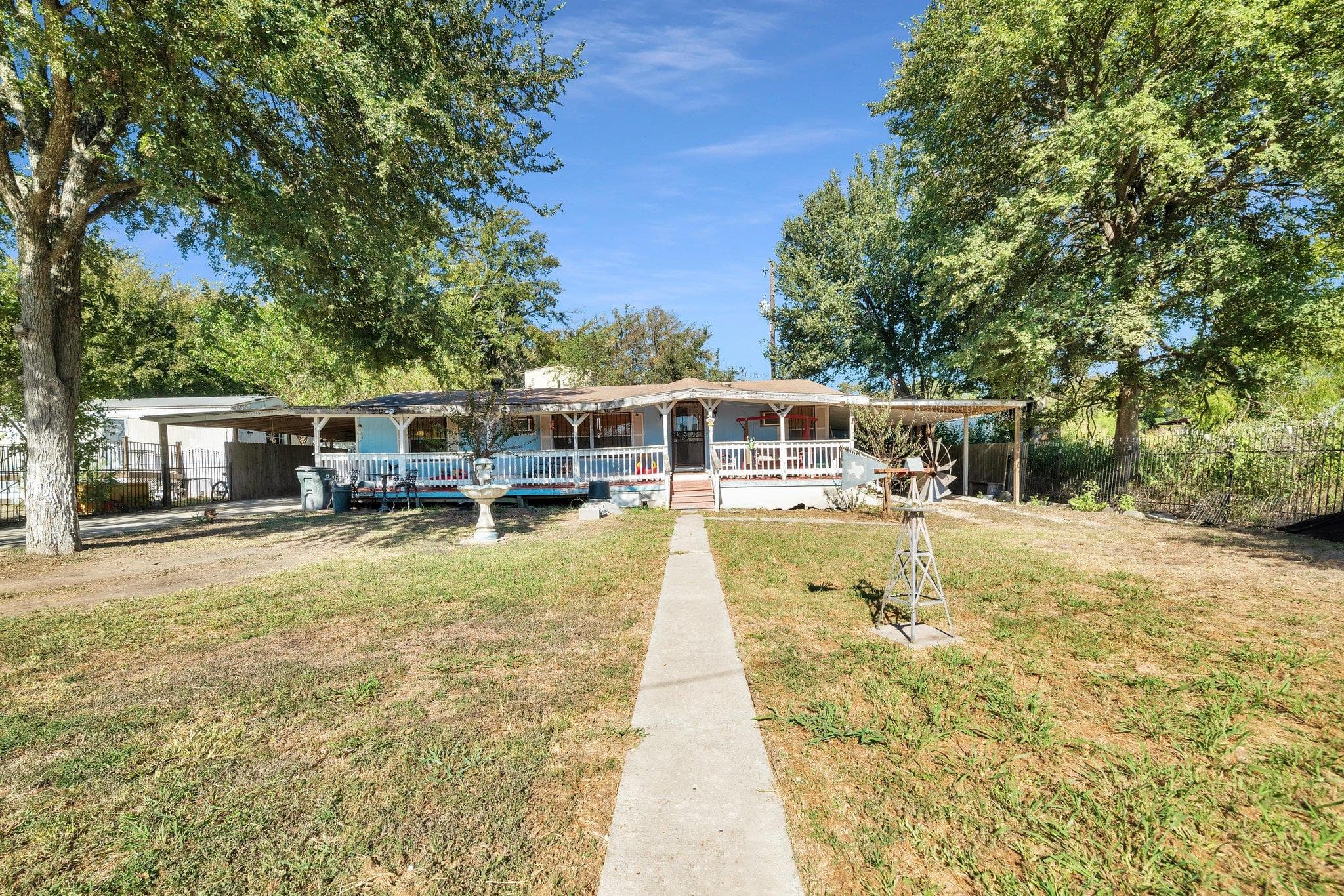 206  Circle Dr