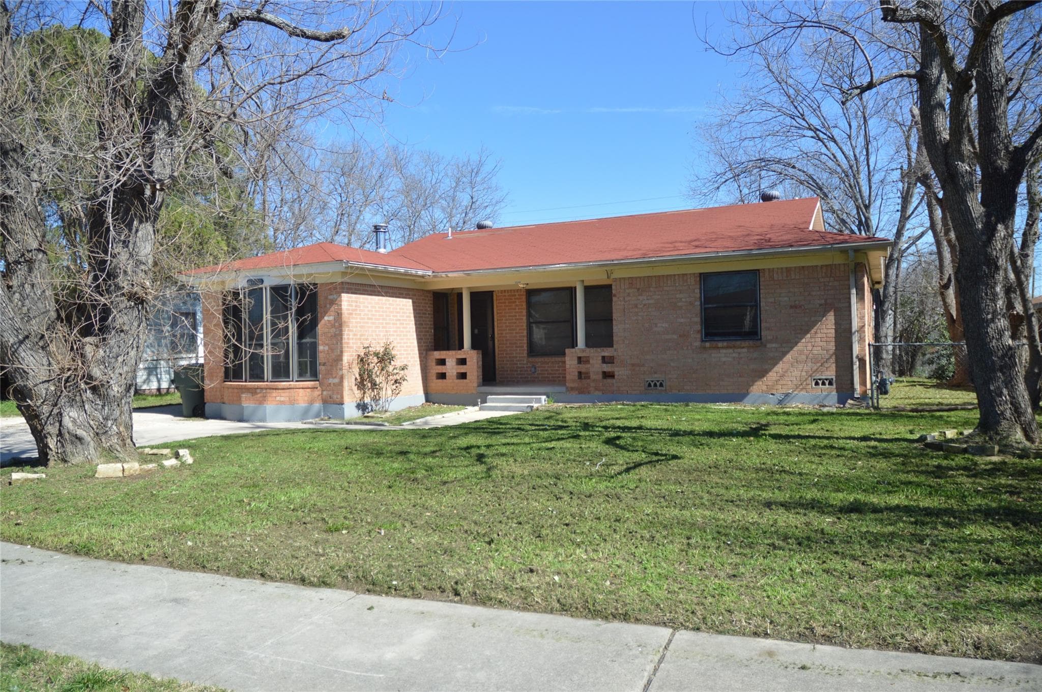 1324  Rose Ave