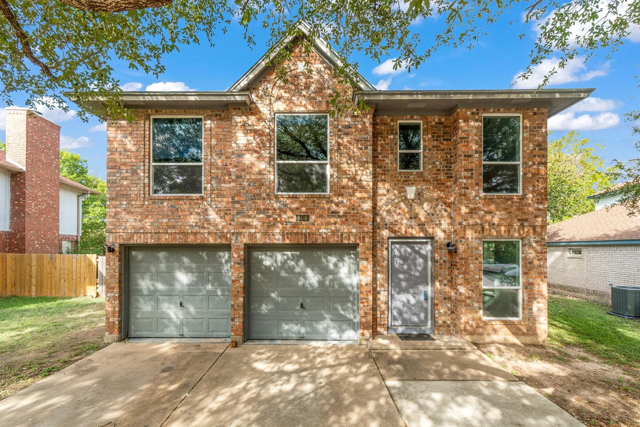 806  Cactus Bend Dr
