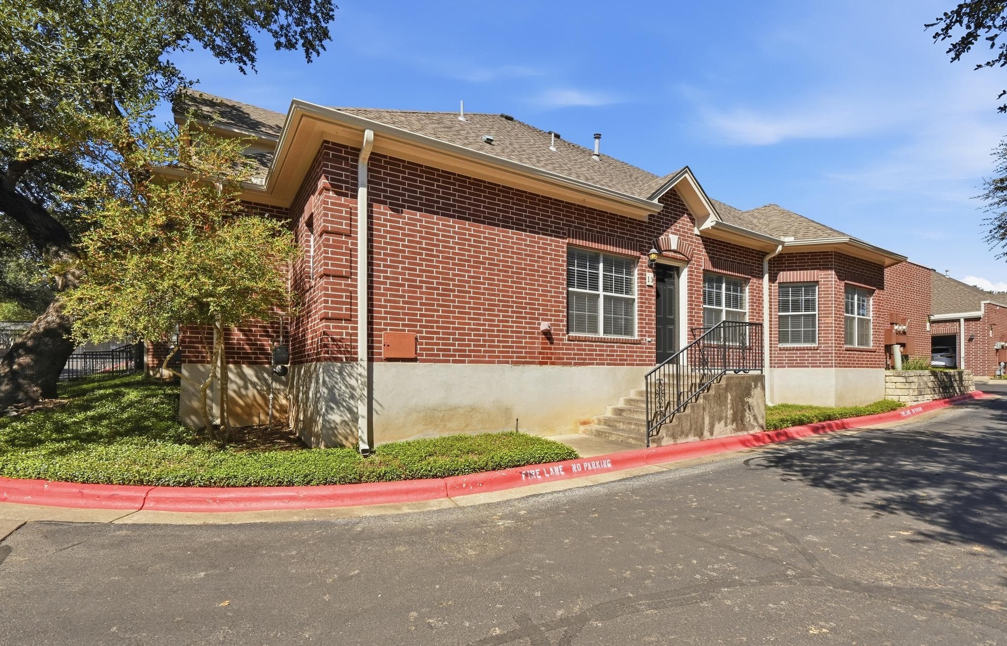 5515  Davis Ln  #11