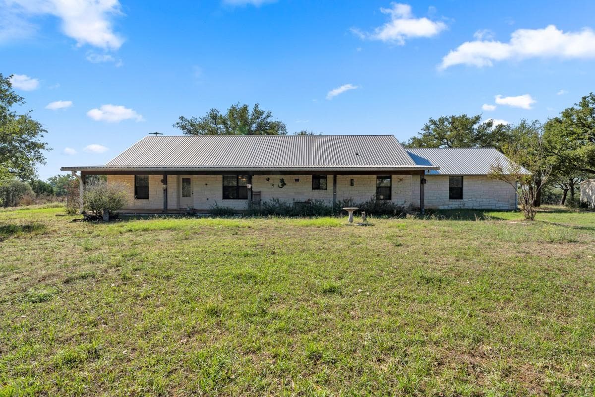 107  Saddle Horn Dr