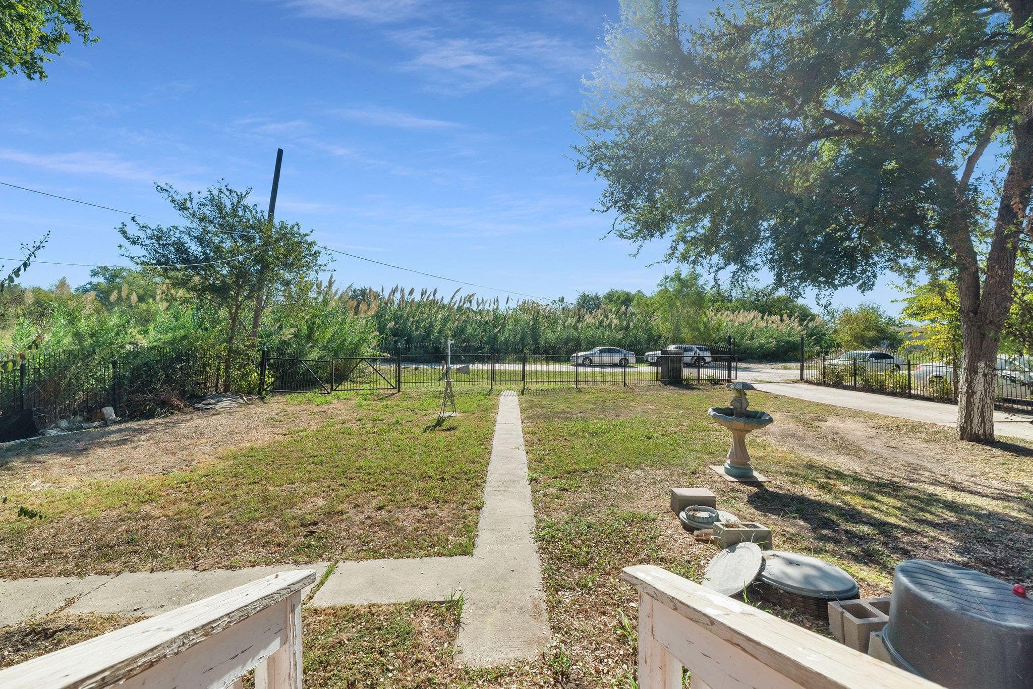 206  Circle Dr