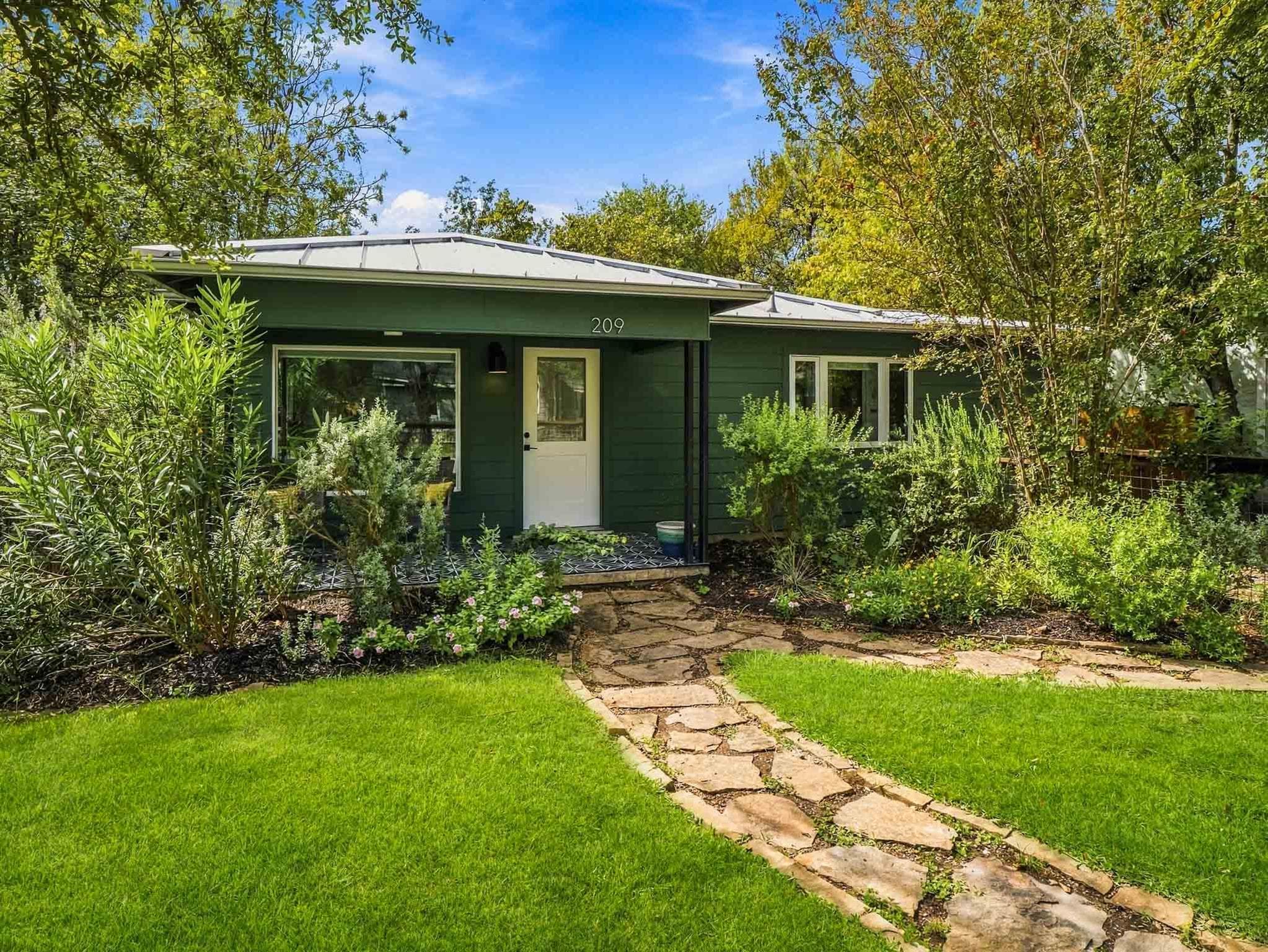209  Nelray Blvd