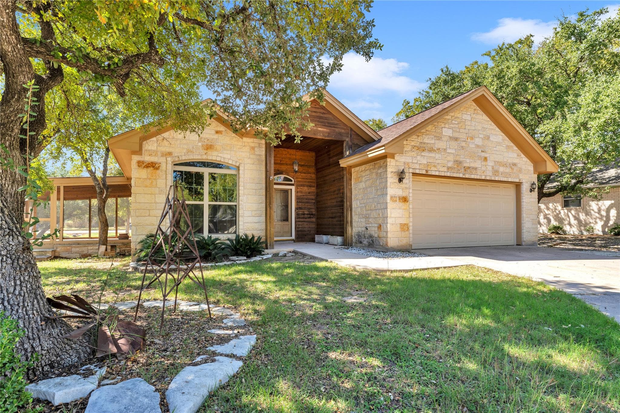 104  Vandeventer Dr