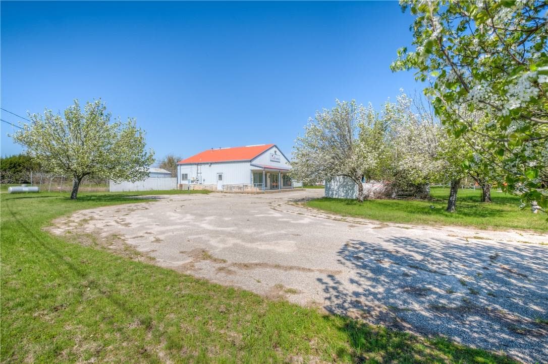 2100  Old Airport Rd