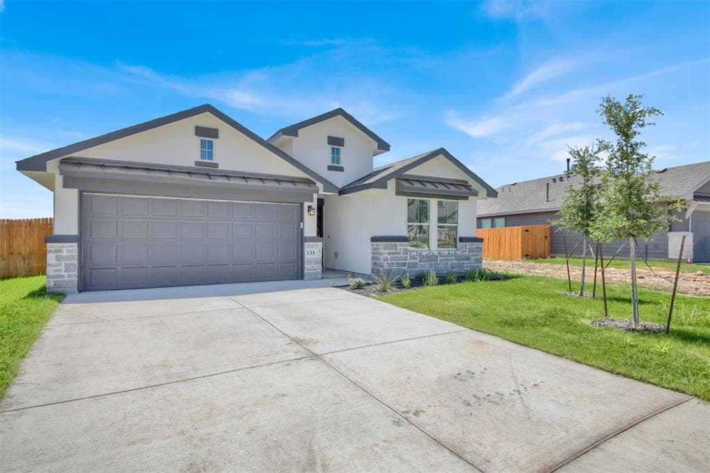 133 Woods Edge Ln
