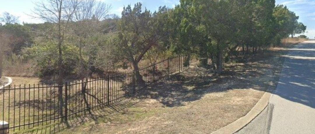 17511 Northlake Hills Dr