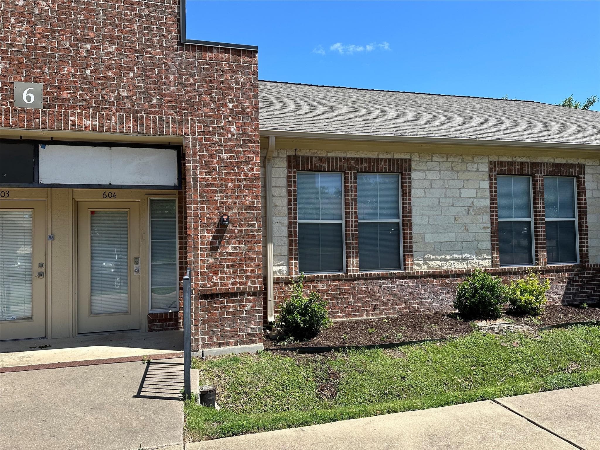 15901 Central Commerce Dr #604