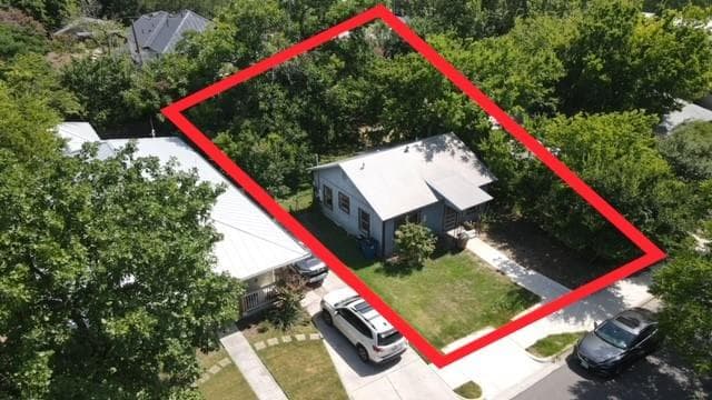 3009 E 18th 1/2 St