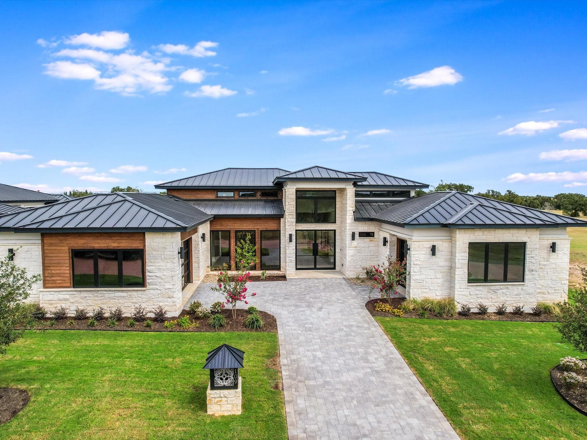 109 Island Ct