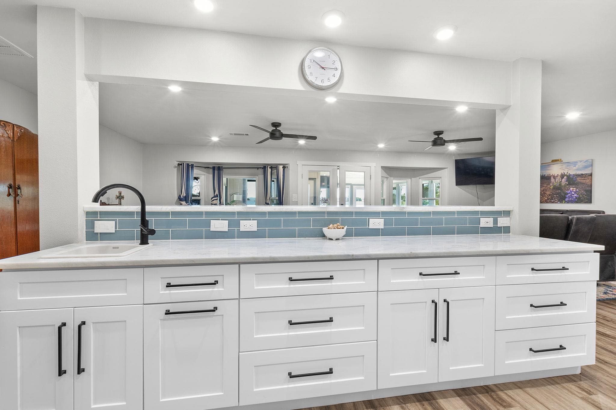 208 Iris Ln