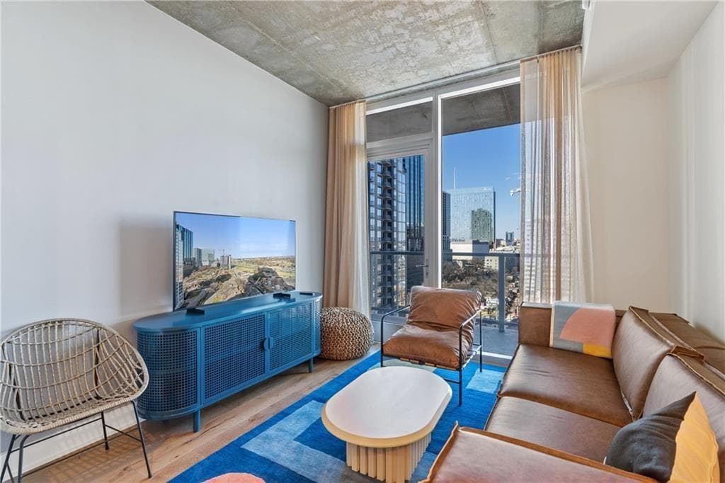 48 East Ave #2703