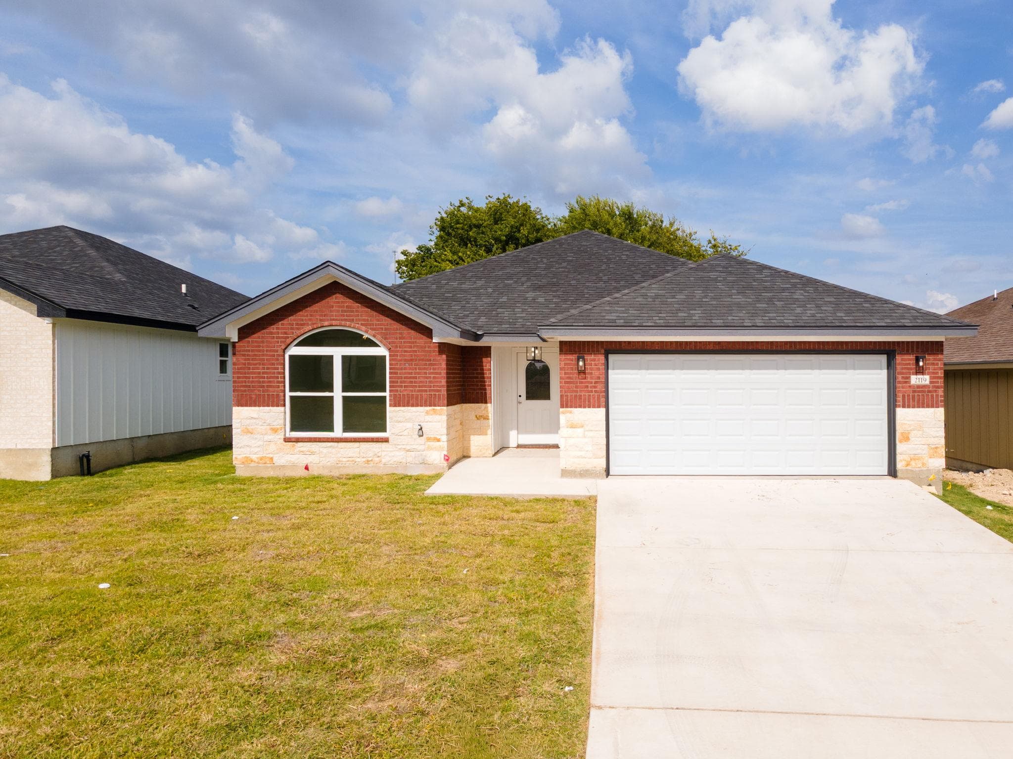 2119 Blackhawk Loop