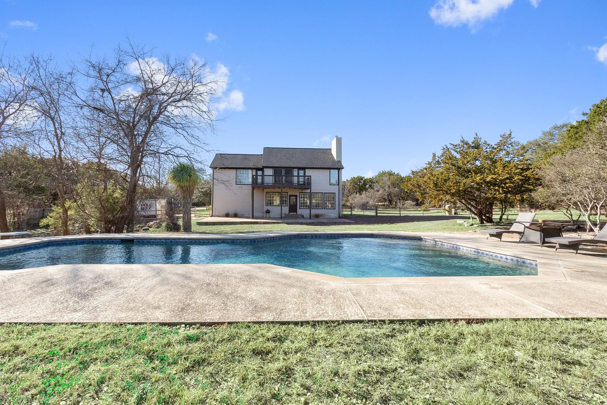 15501 Fox Run Dr