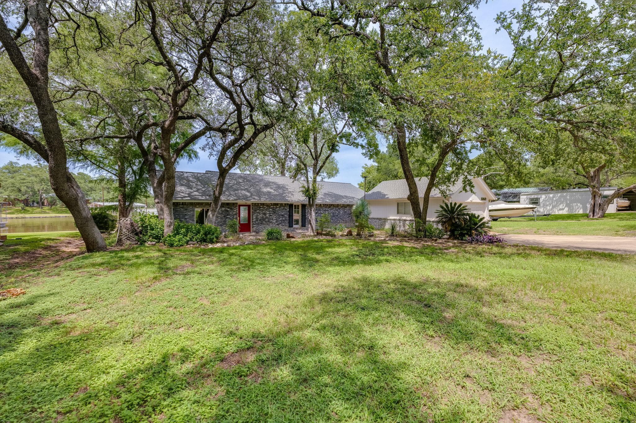 214 Island Lodges Dr