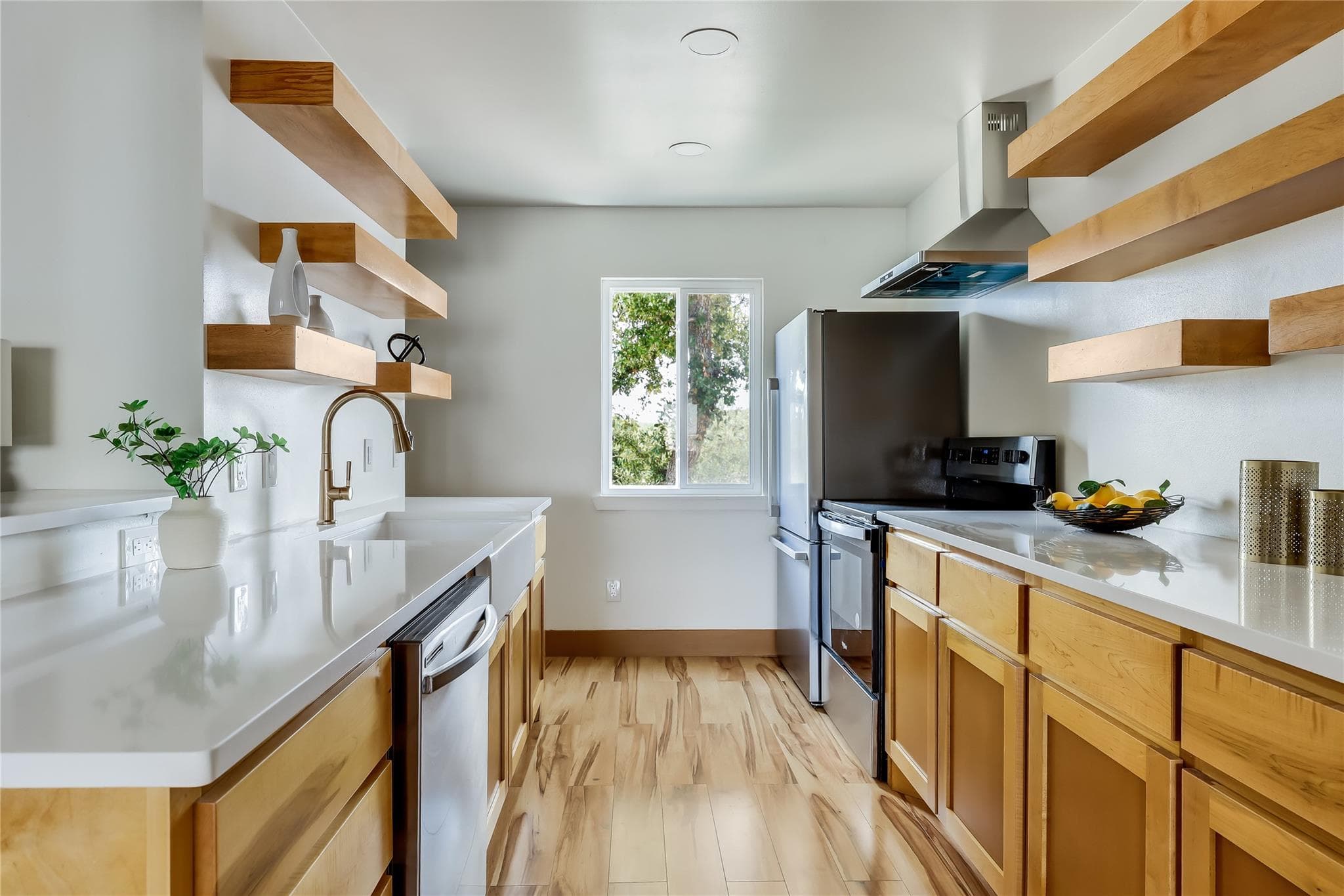 5801 Thunderbird St #A15