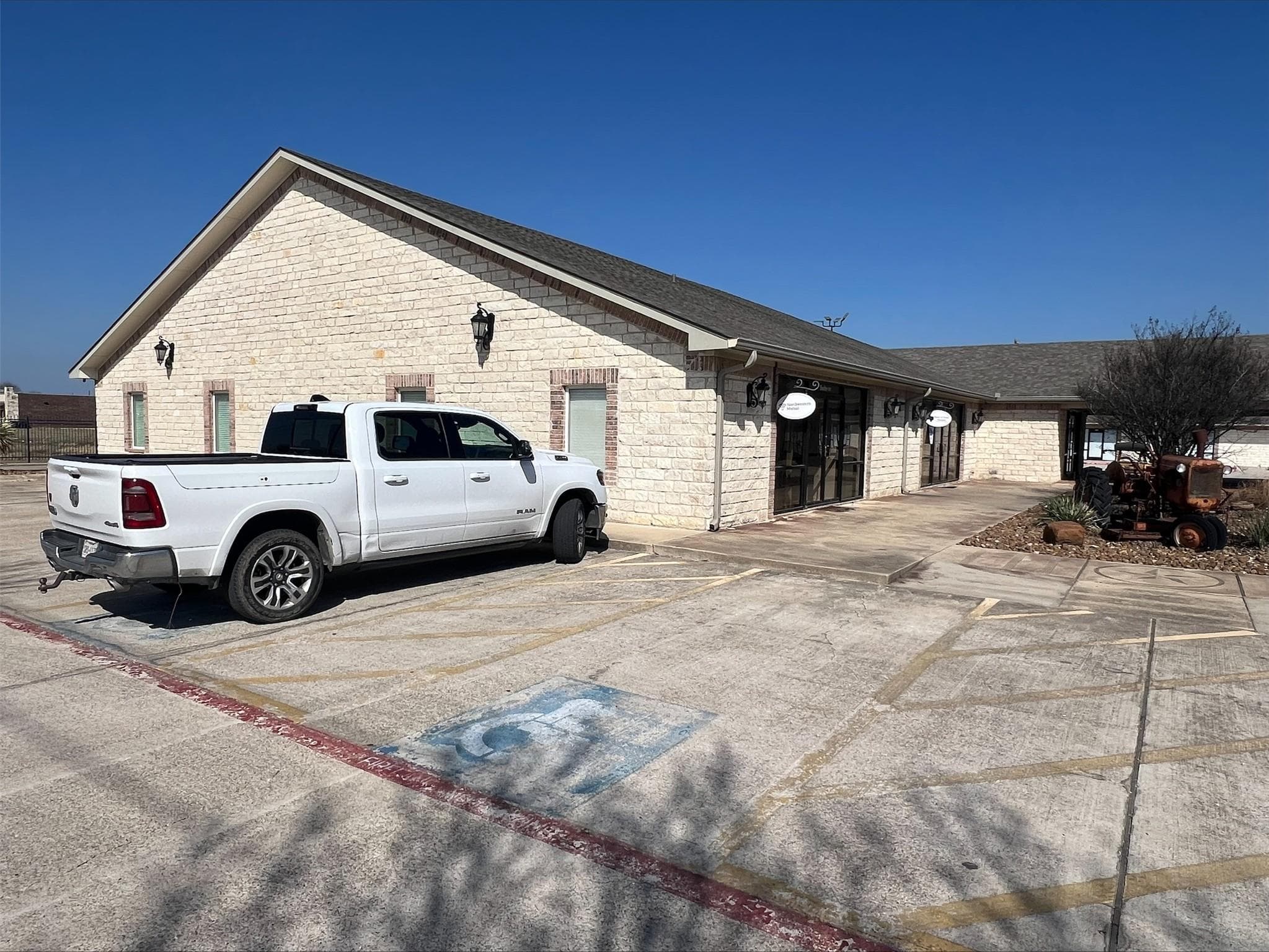 4003 W Stan Schlueter Loop