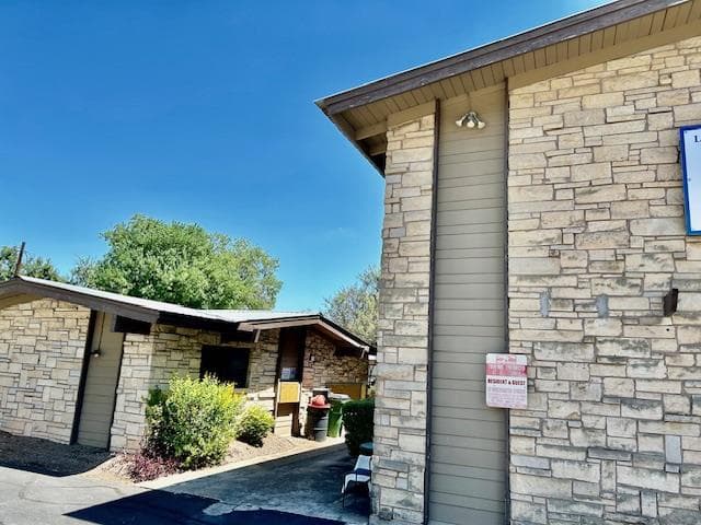 5001 Bull Creek Rd #118