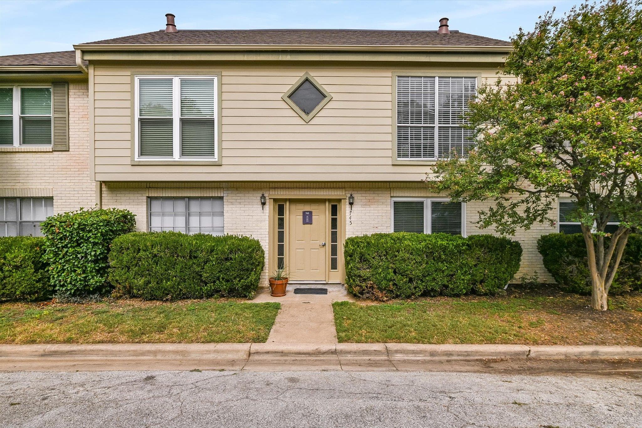 745 E Oltorf St E #201