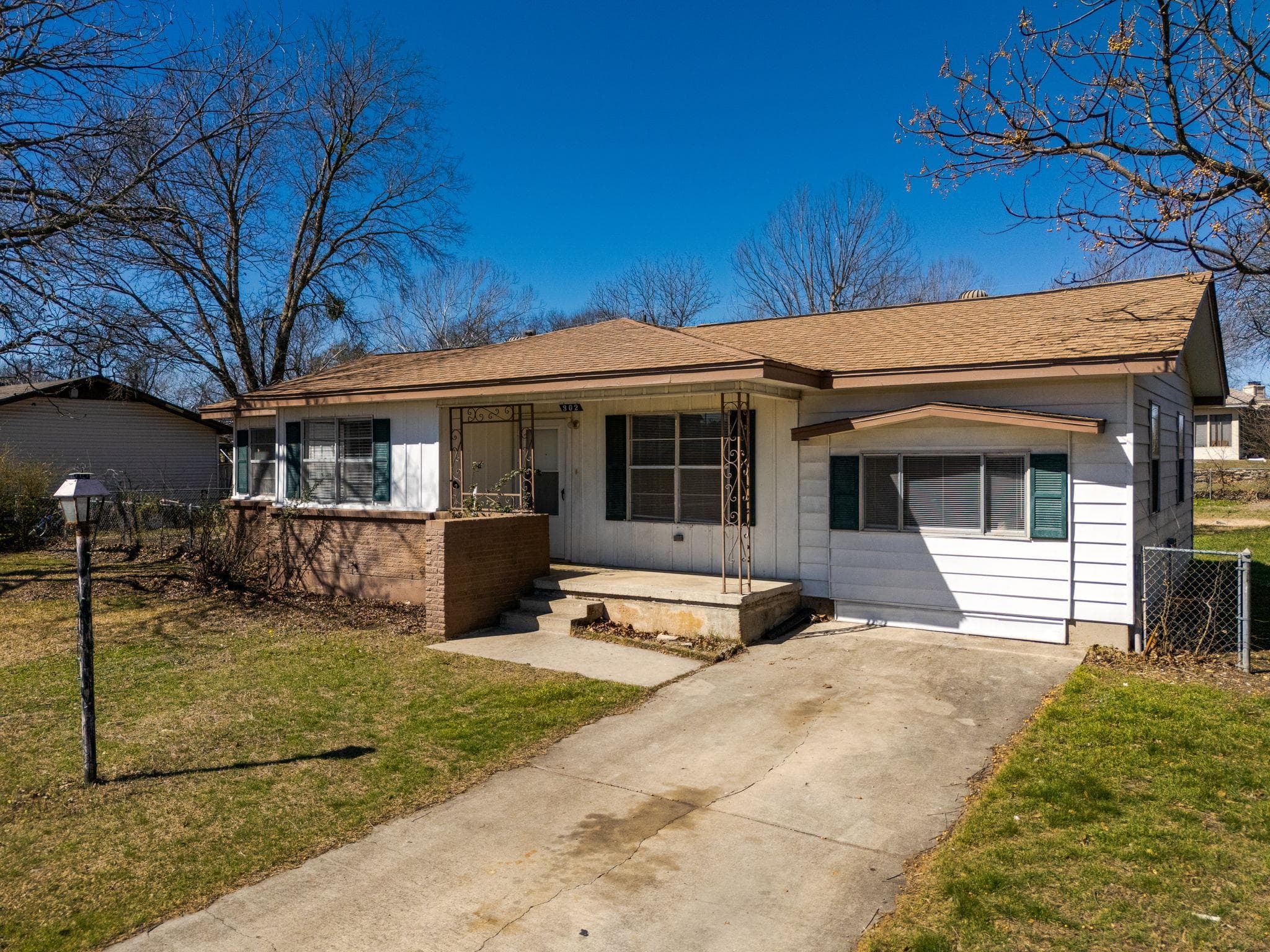 302 Easy St