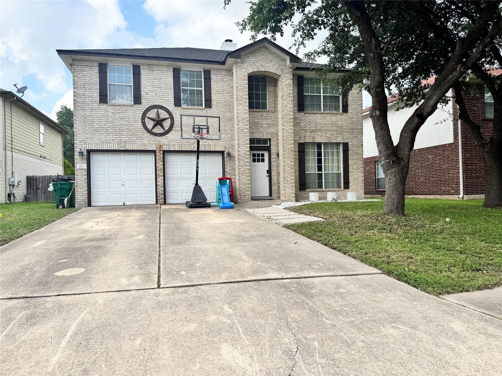 1616 War Horse Ln