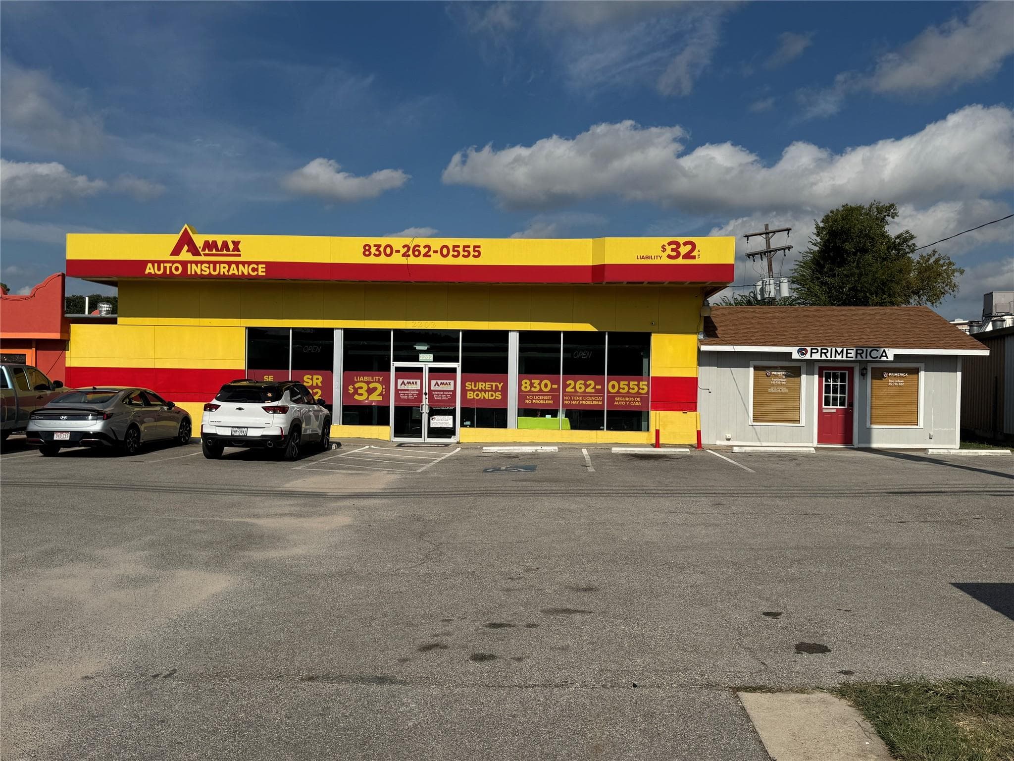 2202 - 2204 N Us Highway 281 Hwy N