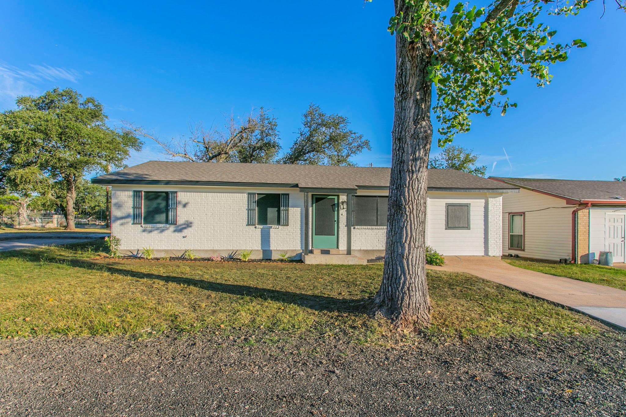 4049 Morgans Point Rd