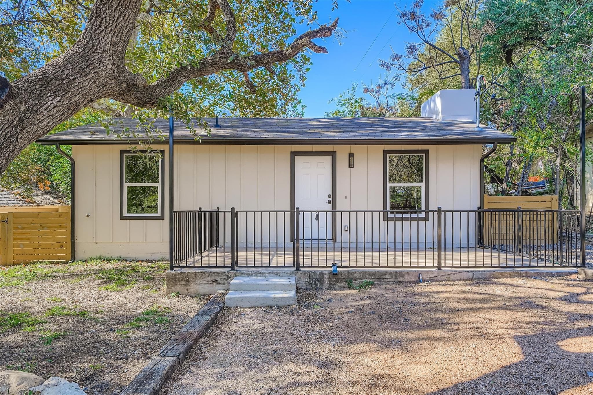 10710 Crestview Dr