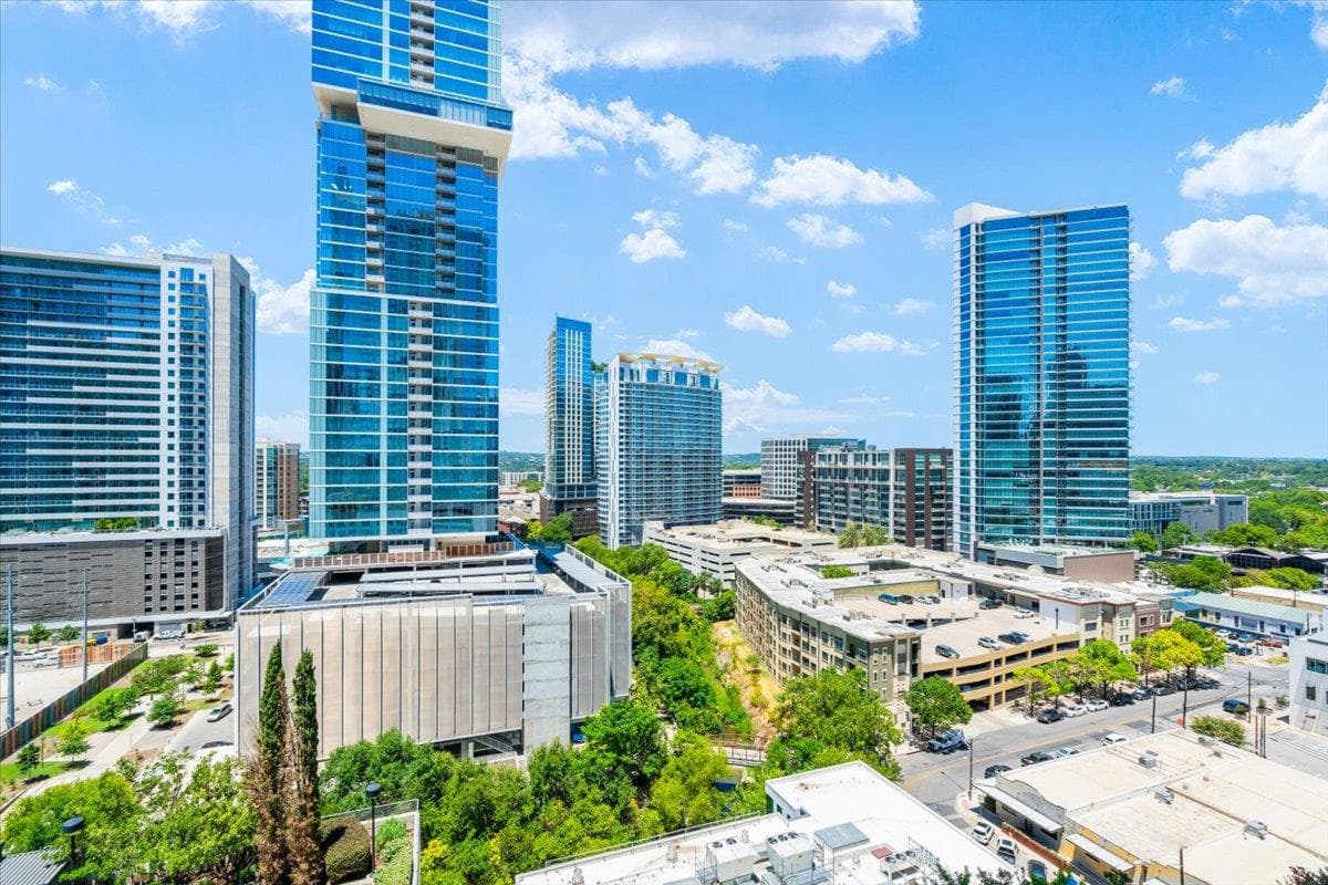 360 Nueces St #1408