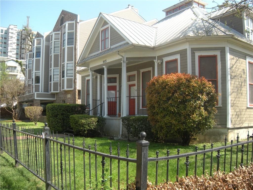 915 W 23rd St #C