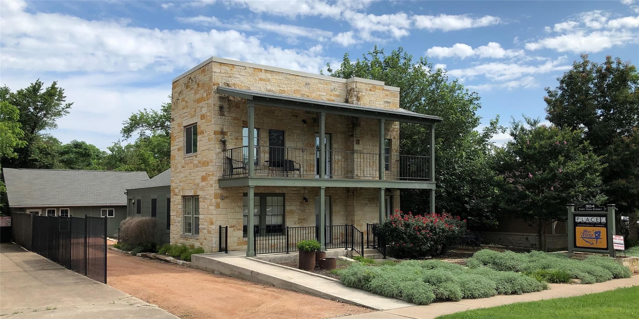 304 E Main St