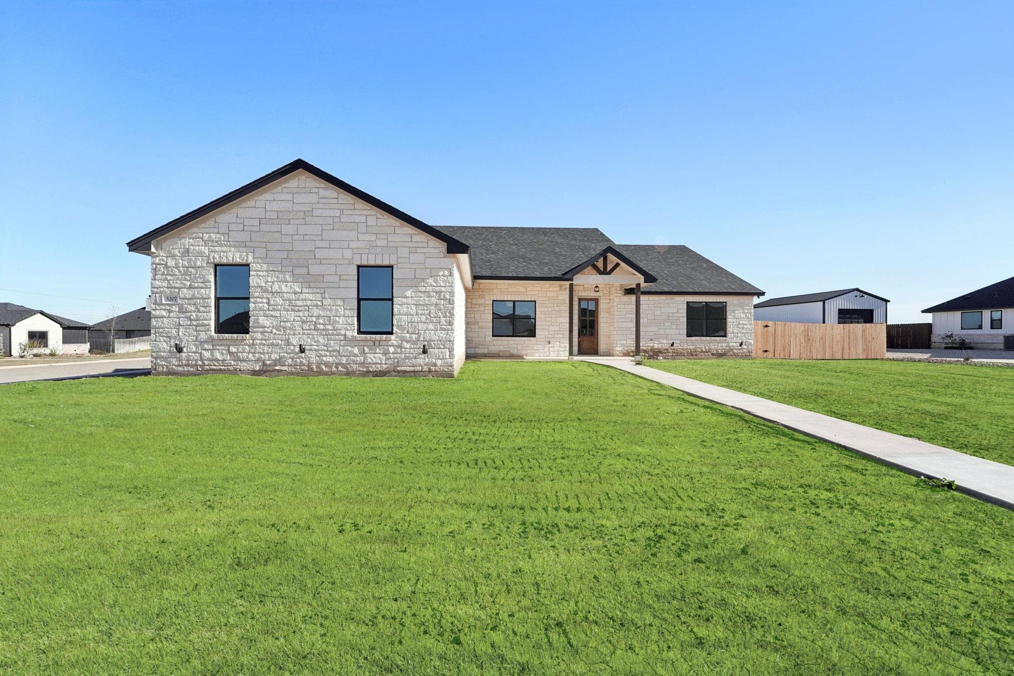 5207 Hollow Ranch Dr