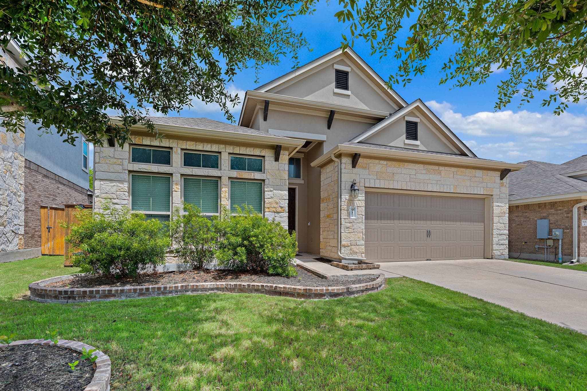 912 Isaias Dr