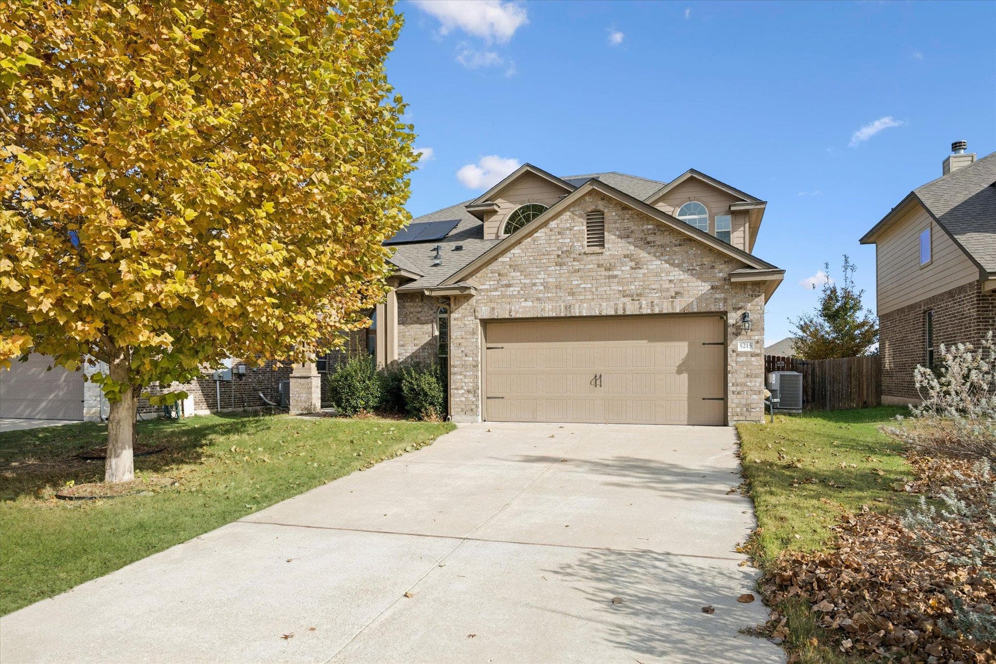 5215 Fenton Ln