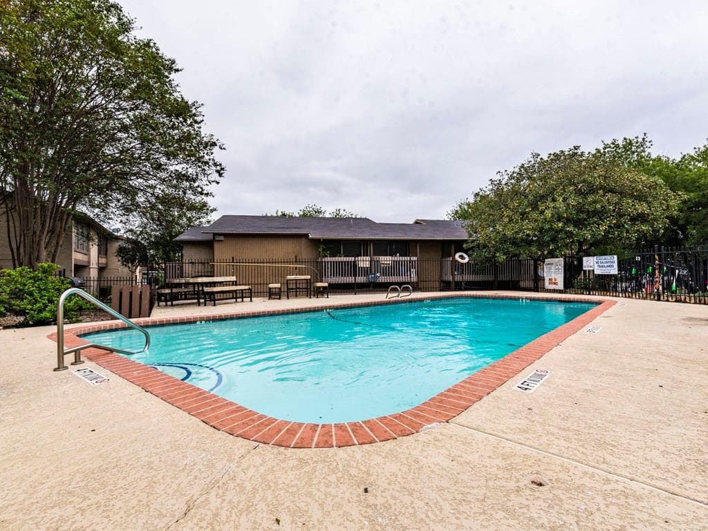 2124 Burton Dr #150