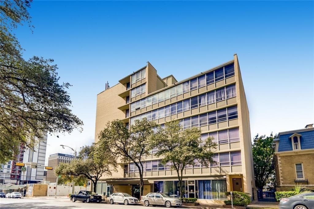 1800 Lavaca St #607
